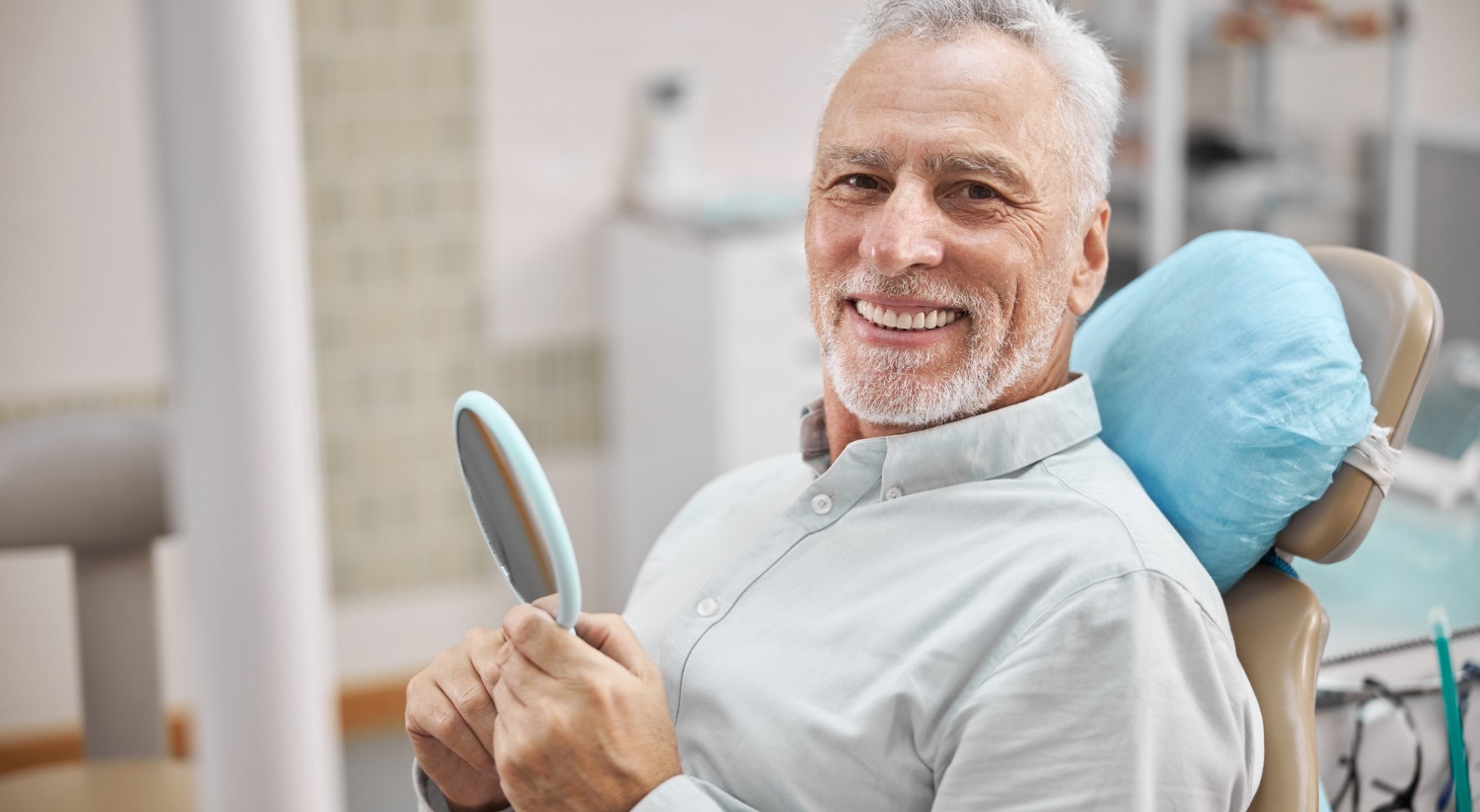 Impianti dentali e denti fissi